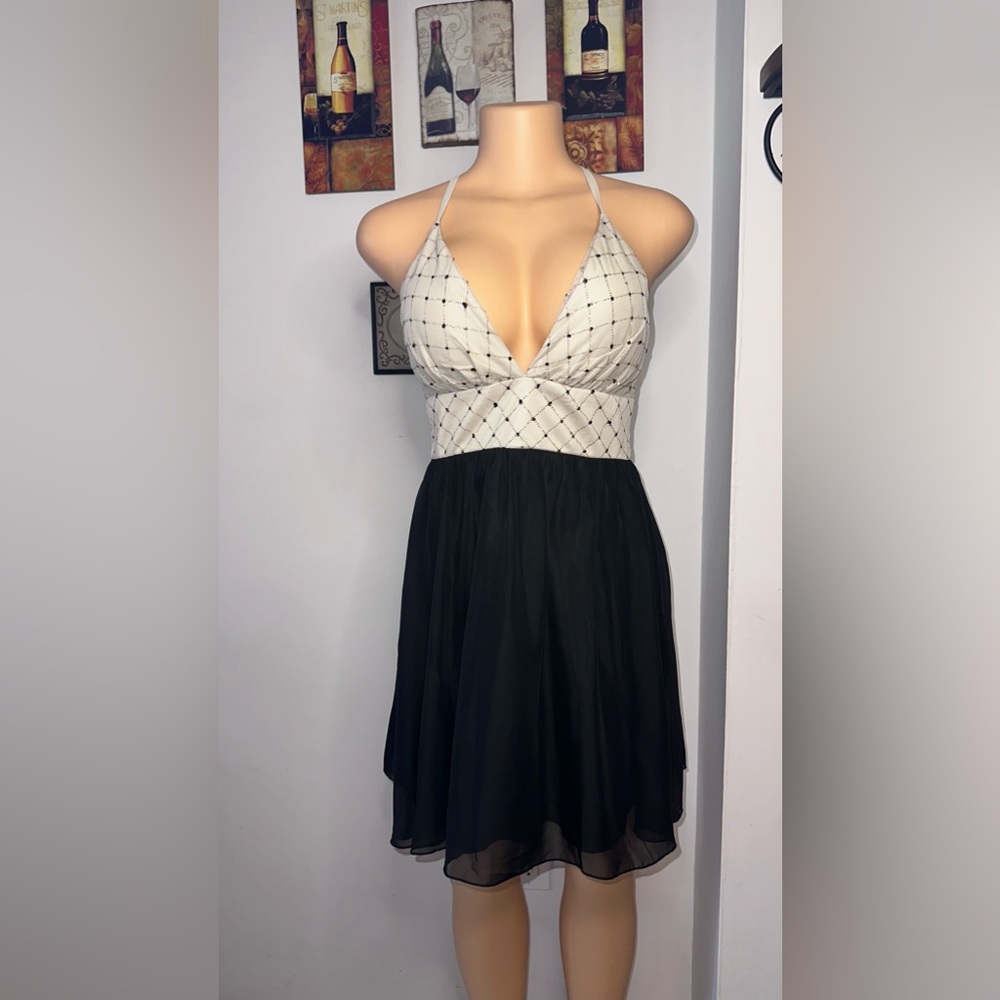 EUC Speechless mini party dress sheer cream with design half half black size 9
